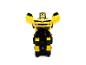 Žltá a čierna transformujúca hračka Bumblebee na bielom pozadí.