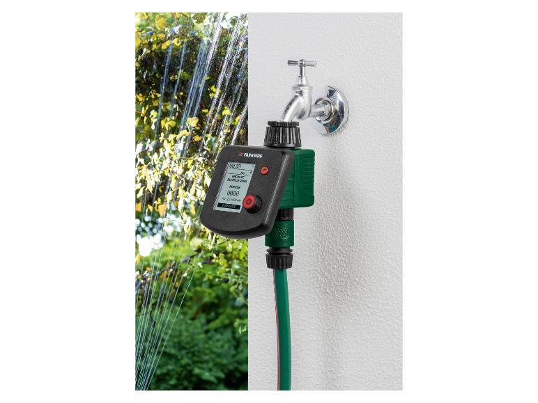 Záhradný časovač Parkside s displejom a kohútikom.