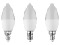 Tri LED žiarovky v tvare sviečky.