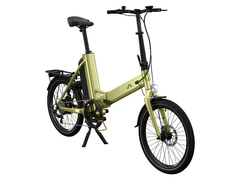 Svetlozelený skladací elektrický bicykel so zadným nosičom a svetlami.