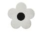 Strieborná vykrajovačka v tvare kvetu s čiernym stredom