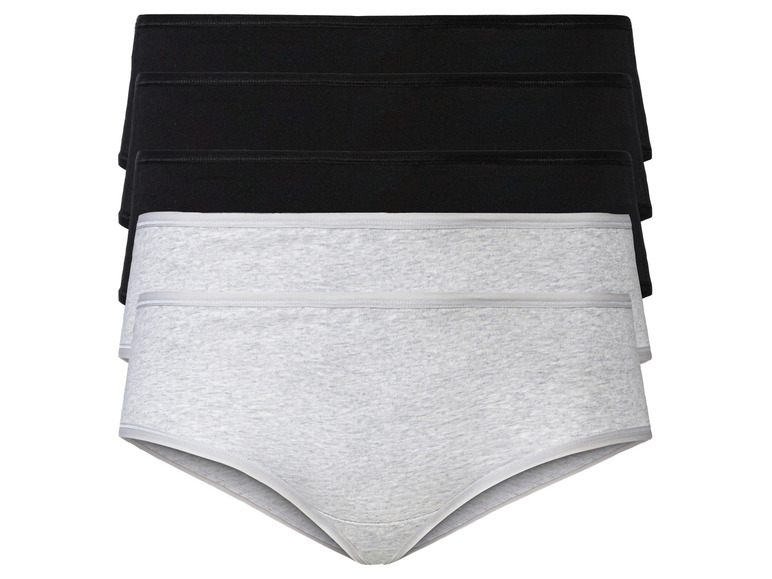 Tri páry sivých nohavičiek s čiernym lemom.