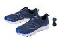 Dve tmavomodré bežecké topánky Crivit s bielymi podrážkami a modrými akcentmi.