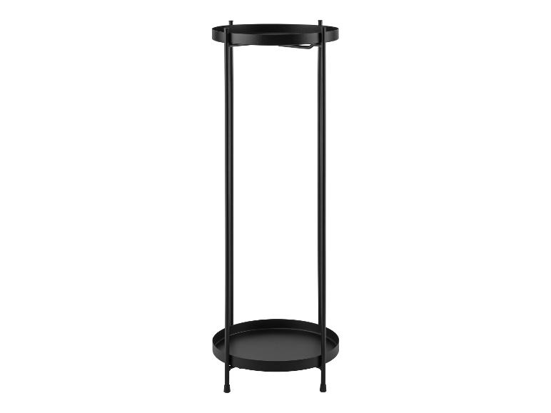 Čierny stojan na rastliny s dvoma okrúhlymi podnosmi