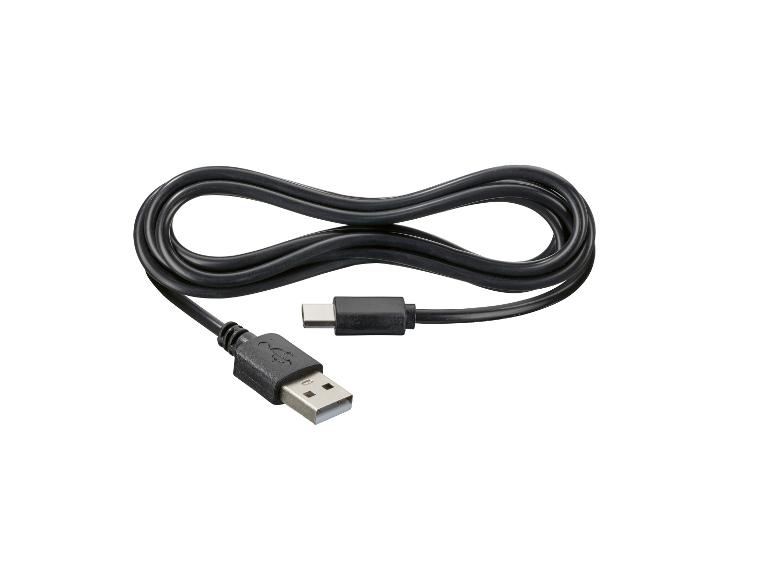 Čierny kábel USB-A na USB-C, stočený do osmičky.