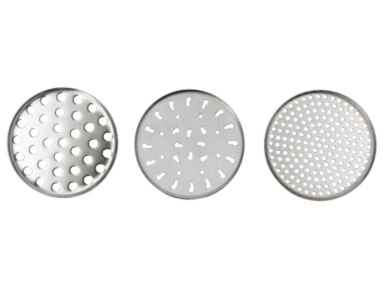 Tri okrúhle, perforované kovové disky s rôznymi vzormi otvorov