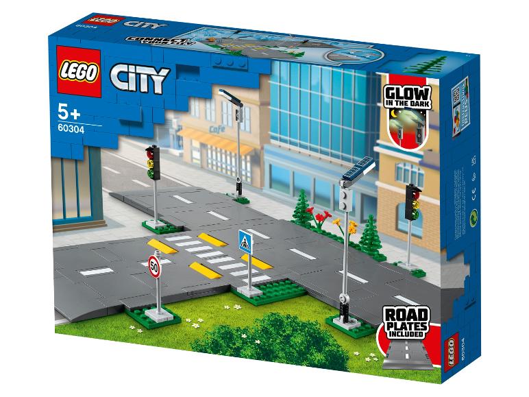 LEGO City: stavebnica s dopravnými svetlami, značkami a cestnými doskami, svietiace prvky.