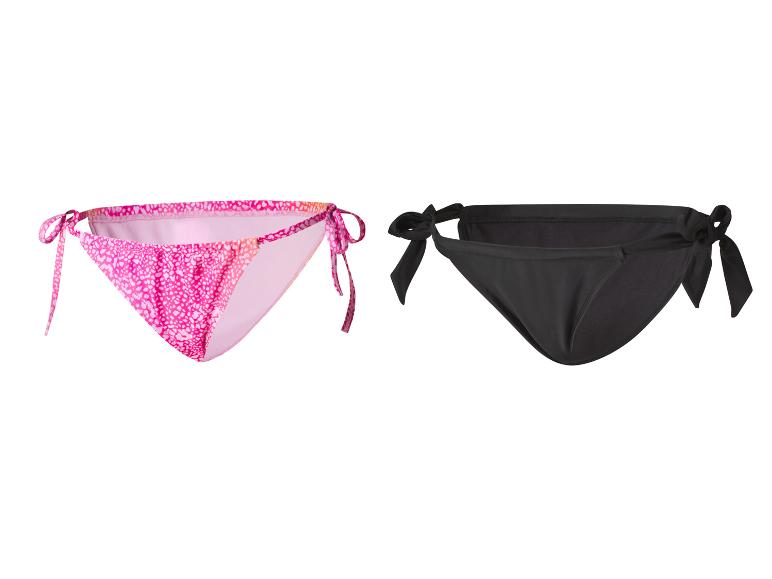 Dve bikiny: ružové s leopardím vzorom a čierne hladké.