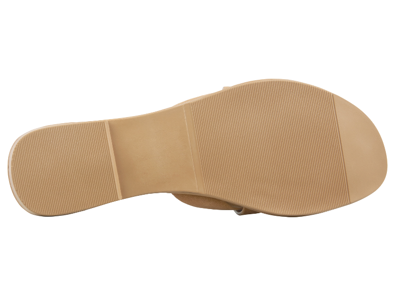 Podrážka béžových žabiek.