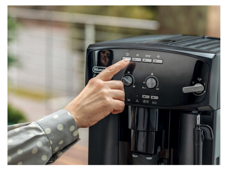 Prejsť na zobrazenie na celú obrazovku: Delonghi Automatický kávovar ESAM2900.B Magnifica – obrázok 6