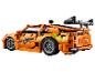 LEGO Technic Fast & Furious auto, oranžové, so zelenými detailmi a spojlerom.