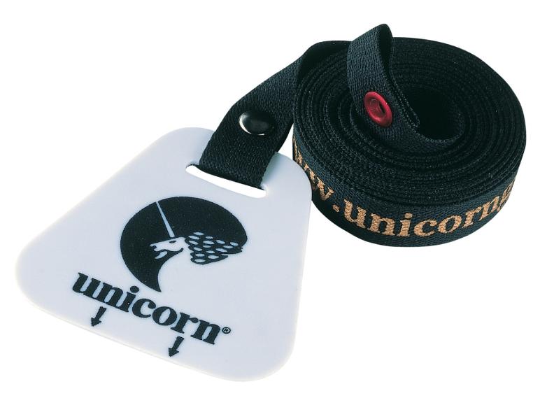 Čierny pásik s logom Unicorn a biela trojuholníková karta na skórovanie v šípkach.