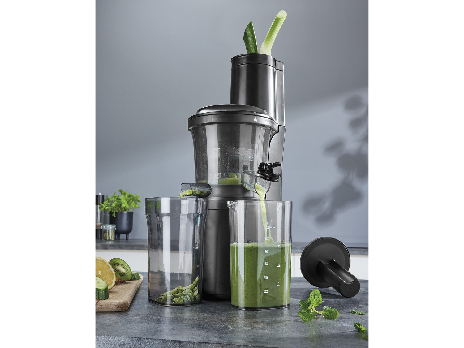 SILVERCREST® Juicer KITCHEN Slow TOOLS Odšťavovač SSJB…