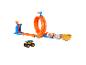 Herná súprava Hot Wheels Monster Trucks s dráhou, slučkou a pohármi na umiestnenie, plus kamión Bigfoot.