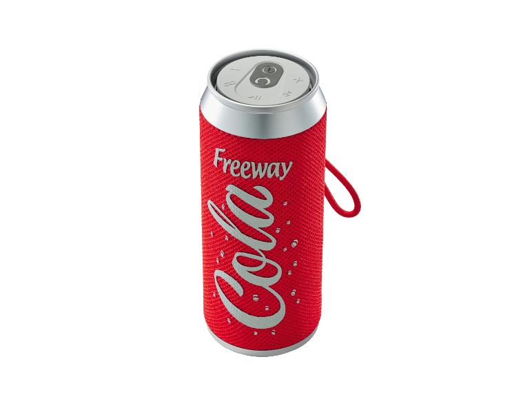 Červený prenosný reproduktor v tvare plechovky s nápisom 'Freeway Cola' a pútkom.