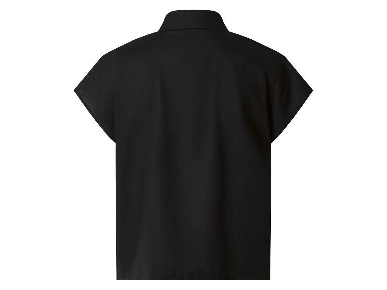 Čierna dámska blúzka s krátkym rukávom, zadný pohľad.