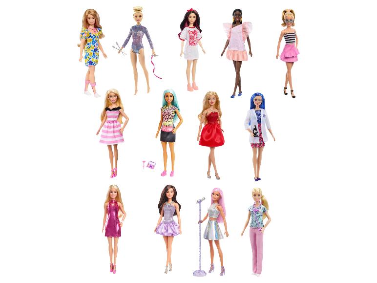 Kolekcia 15 bábik Barbie v rôznych outfitoch a kariérach.