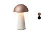Stolná lampa v tvare huby s hnedým vrchom a krémovou základňou, s tlačidlom zapnutia/vypnutia.