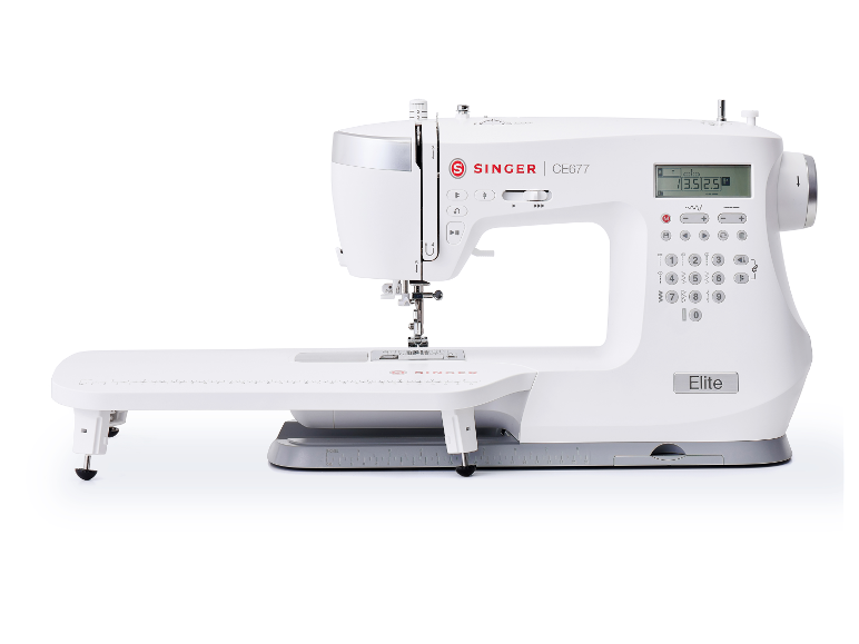 Šijací stroj Singer CE677 Elite s digitálnym displejom.