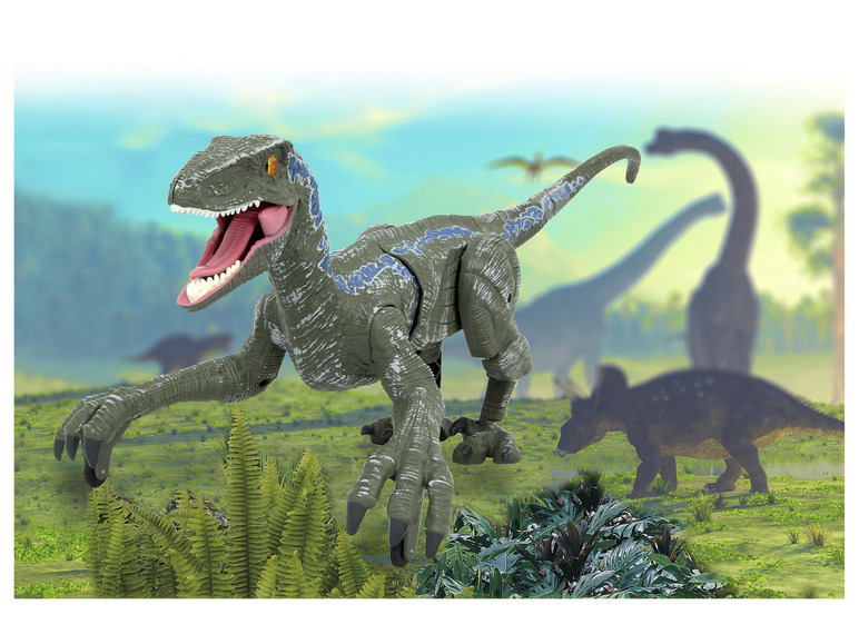 Hračka dinosaura, modrý velociraptor, s inými dinosaurami v pozadí.