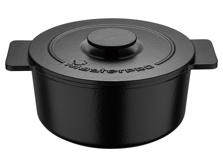 Čierny liatinový hrniec s pokrievkou od MasterPro.