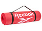 Červená Reebok jogamat s popruhom.