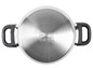 Nerezový hrniec s čiernymi rukoväťami, vhodný pre rôzne typy varných dosiek.