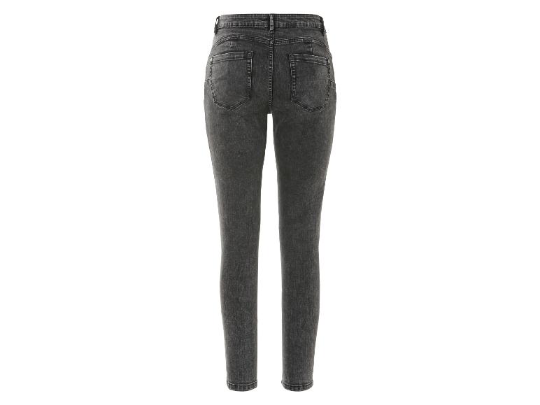 Tmavosivé skinny džínsy pre ženy.