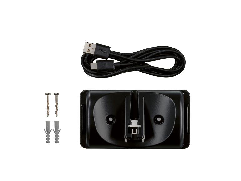 Kábel USB-C, čierny nástenný držiak a skrutky s hmoždinkami.
