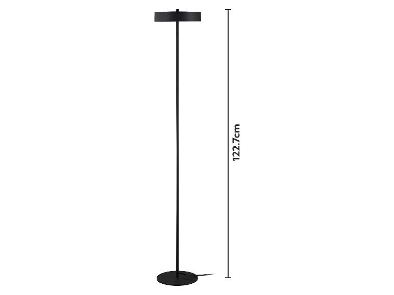 Čierna stojaca lampa s okrúhlou základňou a výškou 122,7 cm.