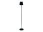 Čierna stojacia lampa, minimalistický štýl.