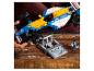 Model auta Formuly 1 Lego Williams-Renault FW14B s výstavným stojanom a minifigúrkou.