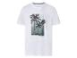 Biele tričko s potlačou paliem a textom „TROPICAL SUMMER“.