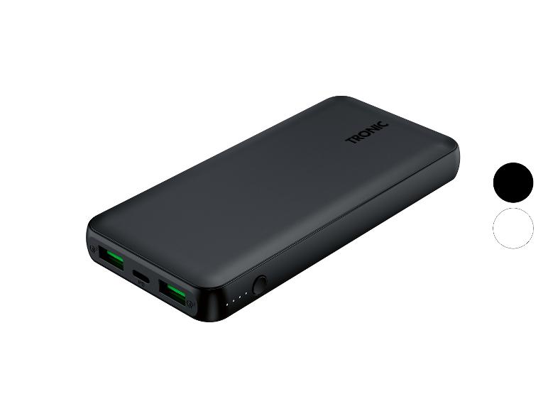 Čierna powerbanka s USB portami a indikátormi nabíjania.