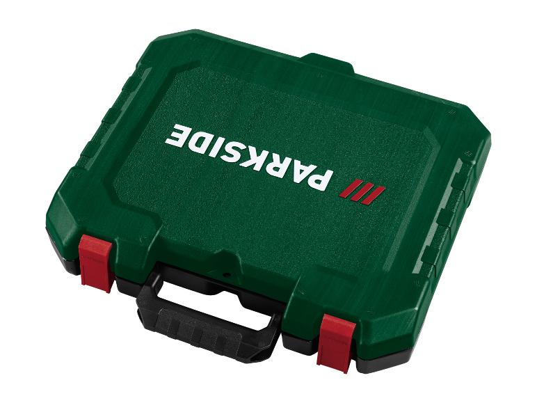 Zelený box na náradie Parkside s čiernou rukoväťou a červenými sponami.