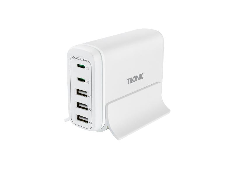 Biely viacportový USB nabíjač s dvoma USB-C a tromi USB-A portami, max 30.5W.