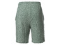 Zelené šortky s leopardím vzorom.