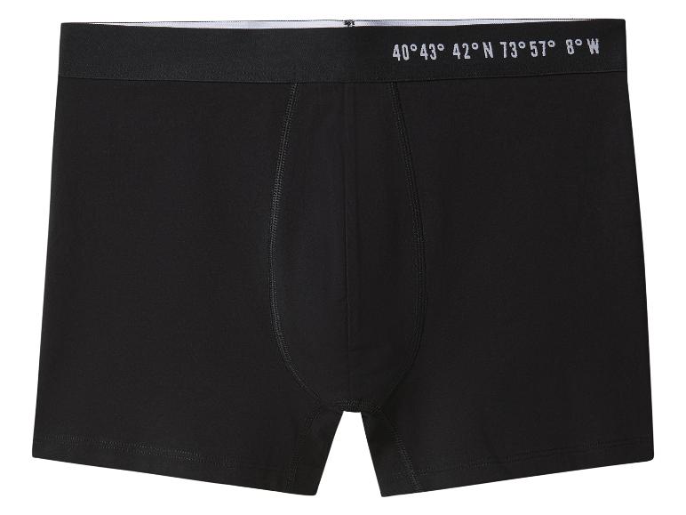 Čierne boxerky s bielym nápisom na páse