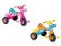 Dve trojkolky: ružová Barbie a modrá Hot Wheels.