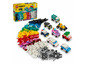 LEGO Classic sada s rôznymi autami a farebnými kockami.