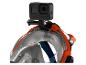 GoPro pripevnená na oranžovej potápačskej maske.