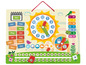 Drevený kalendár s hodinami, dňami v týždni, mesiacmi a ročnými obdobiami.