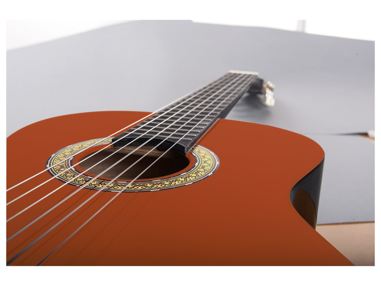 Prejsť na zobrazenie na celú obrazovku: Gitara – obrázok 4