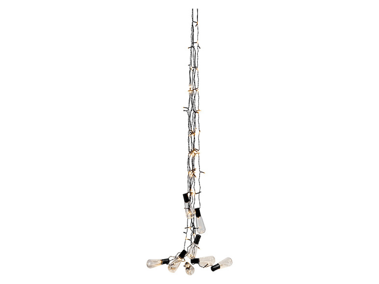 Dlhý svetelný reťazec s žiarovkami, ideálny na dekoráciu.