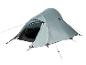 Ľahký campingový stan, sivomodrá farba.