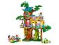 Súprava LEGO Friends s viacúrovňovým domčekom na strome, s figúrkami a doplnkami.