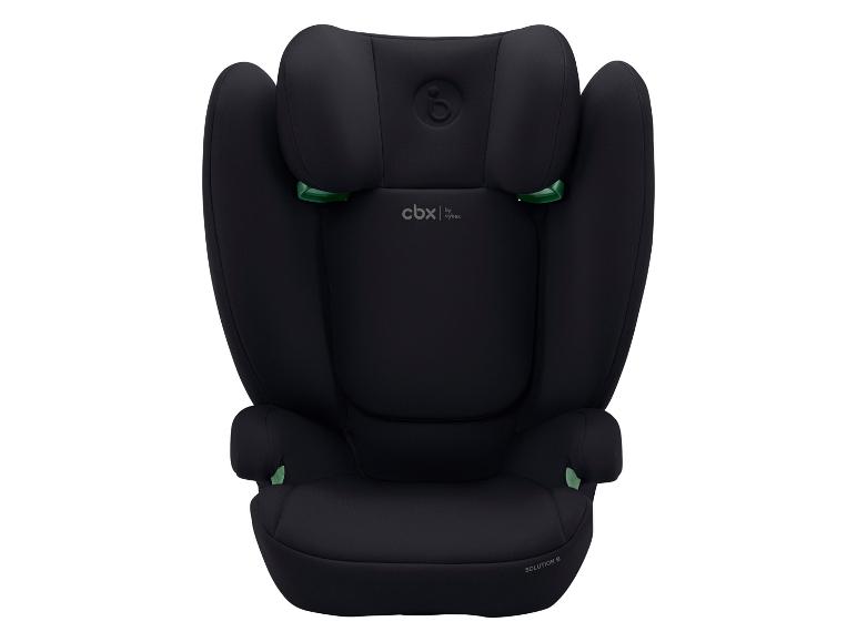 Čierna detská autosedačka so zelenými akcentmi, viditeľným logom a názvom modelu.