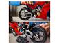 Dva obrázky červeného motocykla LEGO Technic Ducati Panigale V4 R, jeden vo výstavbe a jeden s otáčajúcim sa kolesom.