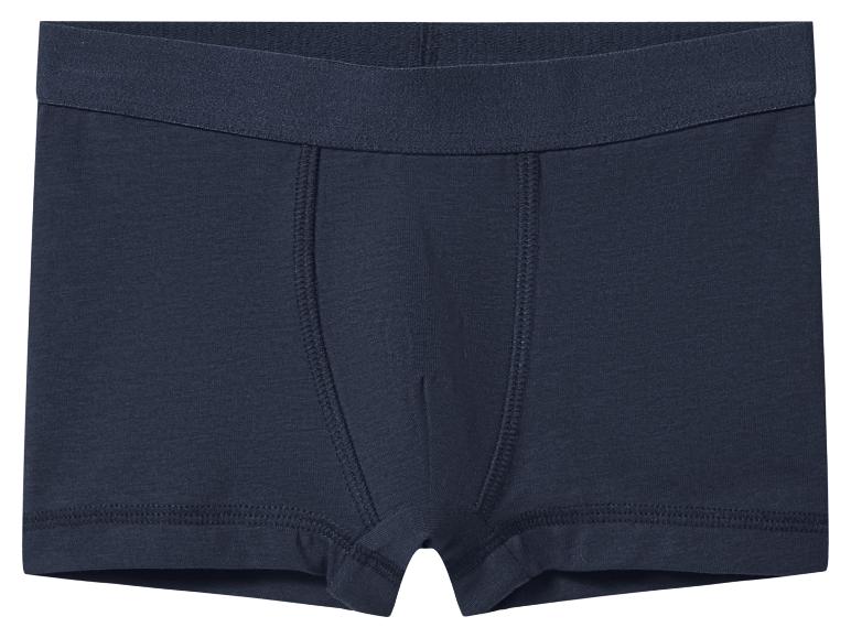 Tmavomodré pánske boxerky s elastickým pásom.