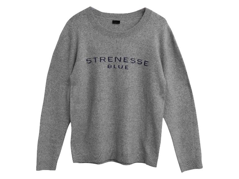 Sivý sveter s okrúhlym výstrihom a vyšívaným logom „STRENESSE BLUE“.
